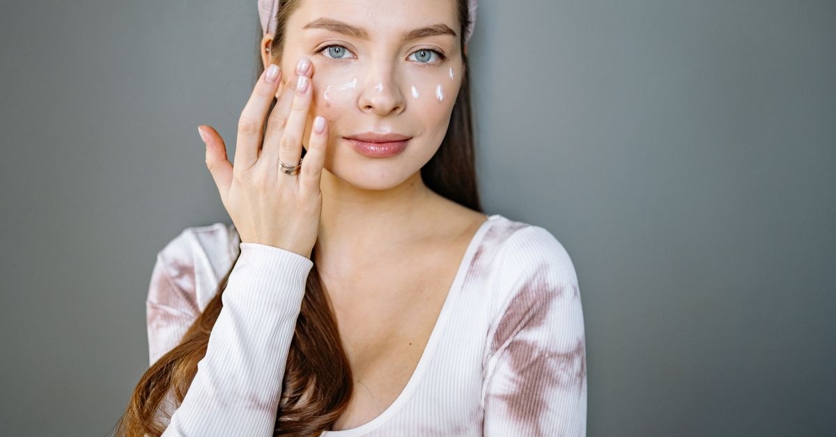 Sekret młodszej skóry: jak zbudować skuteczną rutynę anti-aging krok po kroku