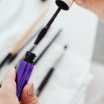 Jaki tusz do rzęs wybrać? Przewodnik po efektach, szczoteczkach i składach