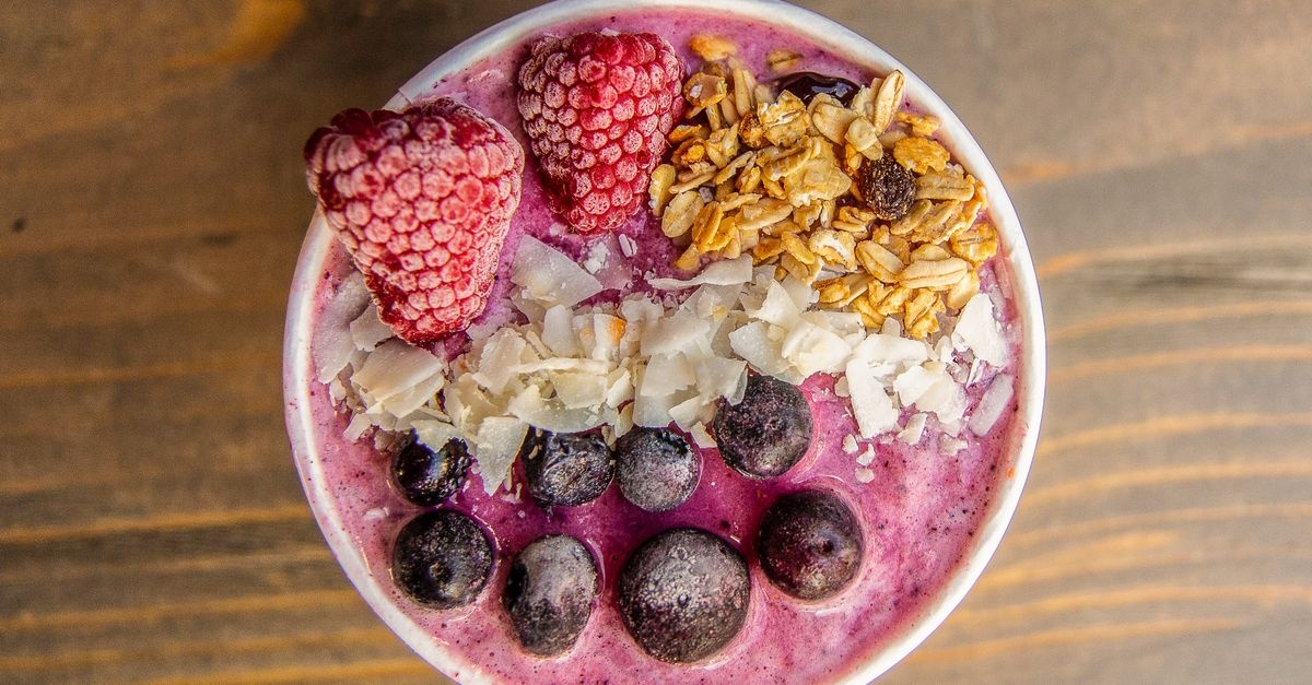 Owocowe Smoothie Bowl w 5 Minut: Przepis, Triki i Najlepsze Dodatki