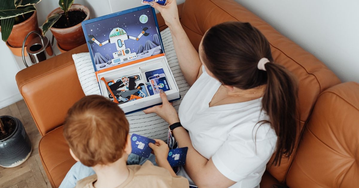 Rozwój poznawczy dziecka na co dzień: proste sposoby, które naprawdę działają